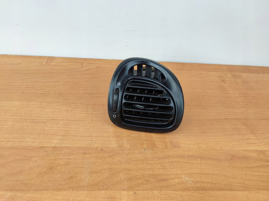 фото №1, Citroen xsara picasso правая решётка обдув впуск