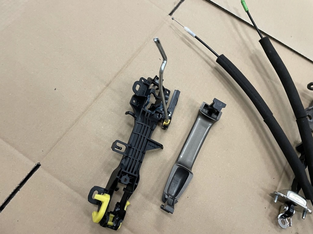 фото №10, Замок электропроводка петли дверь левый перед subaru forester 4 iv sj 12-18r