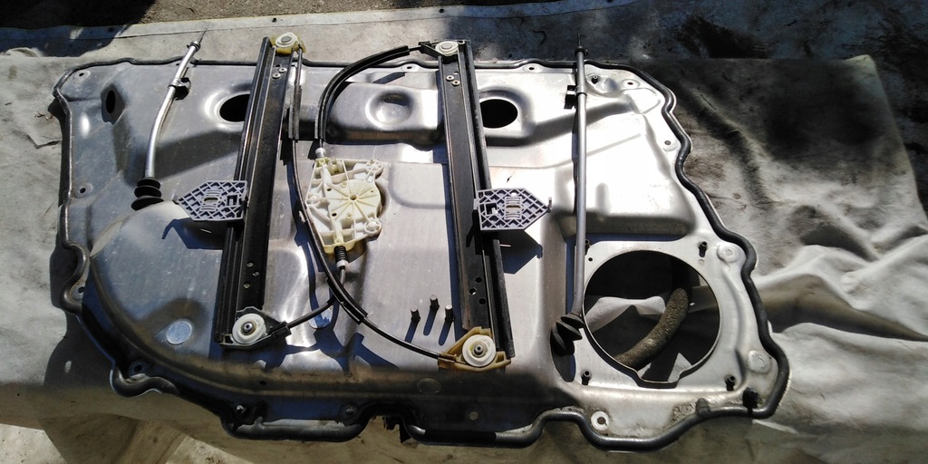 фото №7, Audi a8 d3 long подъемник стекло правый задняя шторка