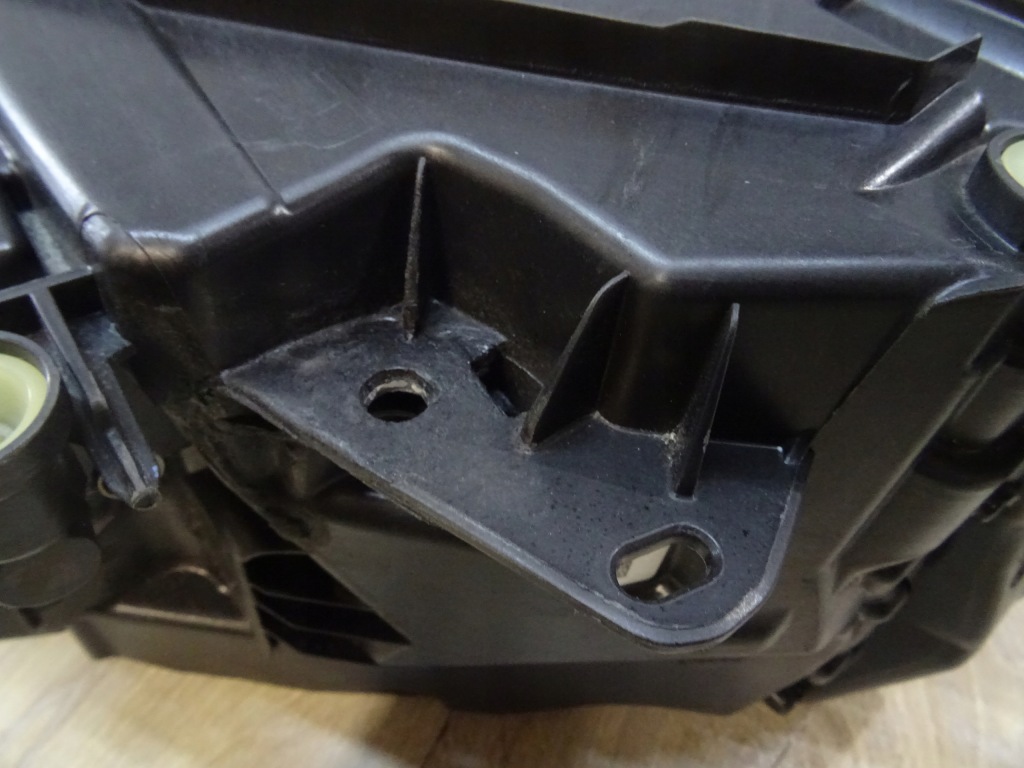 Фара правий перед правий volvo xc40 2 рестайлінг  22- full led pixel 32392325 llu Ціна