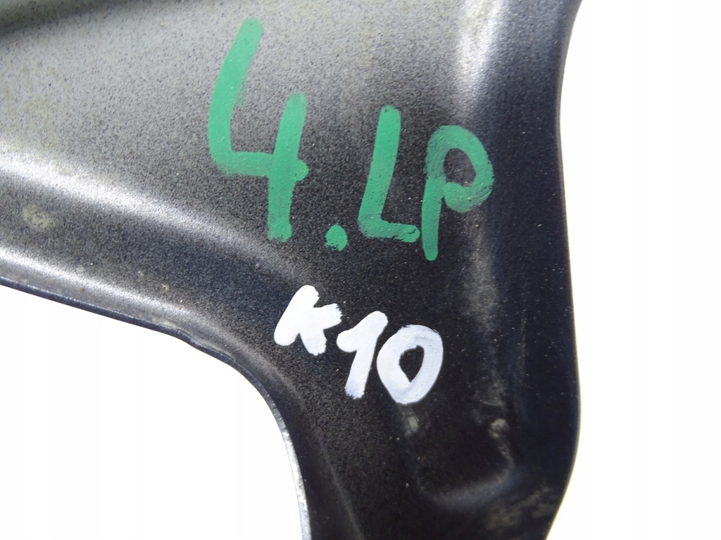фото №11, Кронштейн кронштейн крила лівий перед audi a4 b9 8w0821135c