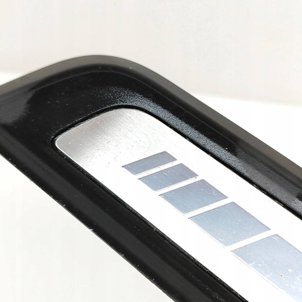 фото №6, Bmw i4 2022 ліва сторона молдинг поріг передня