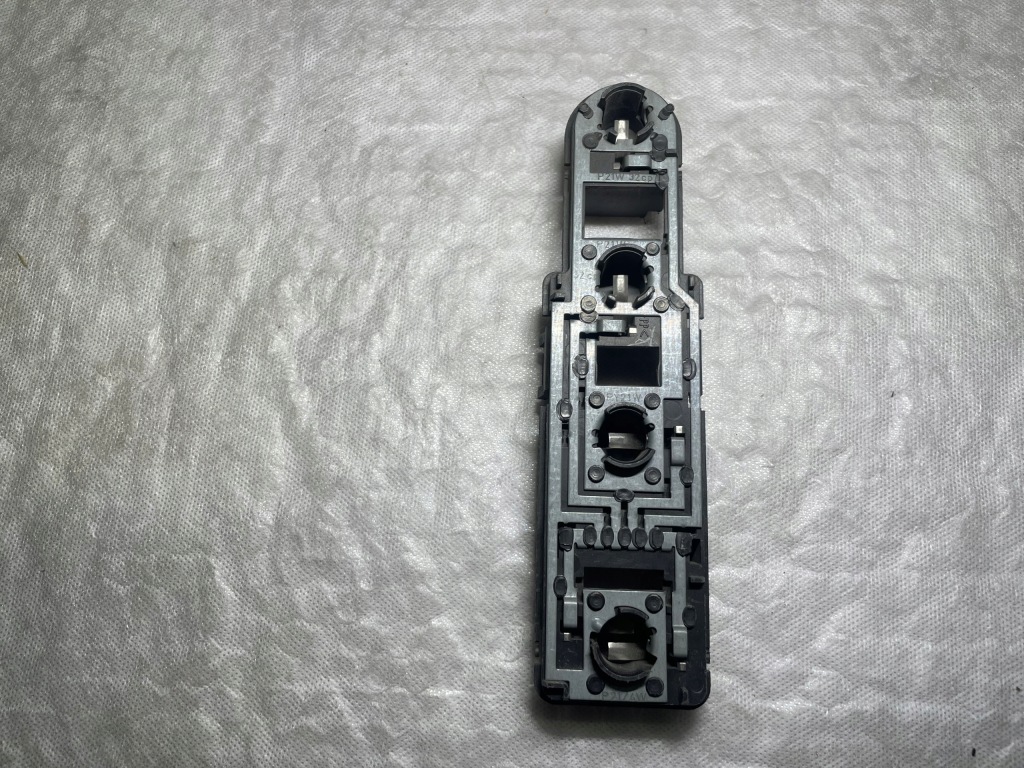 фото №1, Оригінальний вкладиш лампи mercedes a w168 правий задня