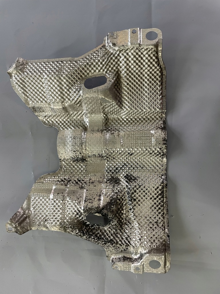 фото №1, Audi a6 s6 c8 защита тепловая 4k0521443c