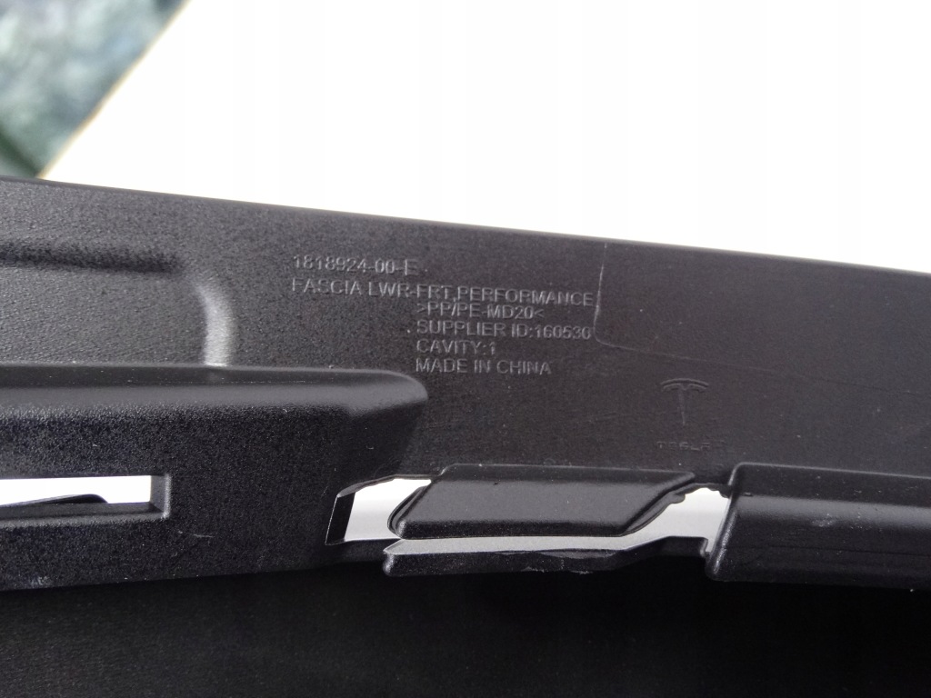 Tesla 3 рестайлинг  performance 2023+ спойлер молдинг бампера 1818924-00-e nowa Доставка