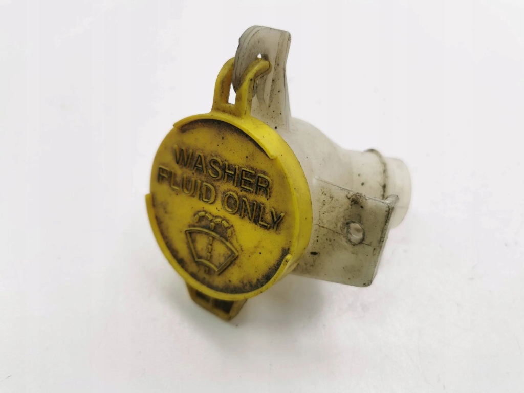 Купить Chrysler voyager 2001 трубка заливной распылителя e11001182