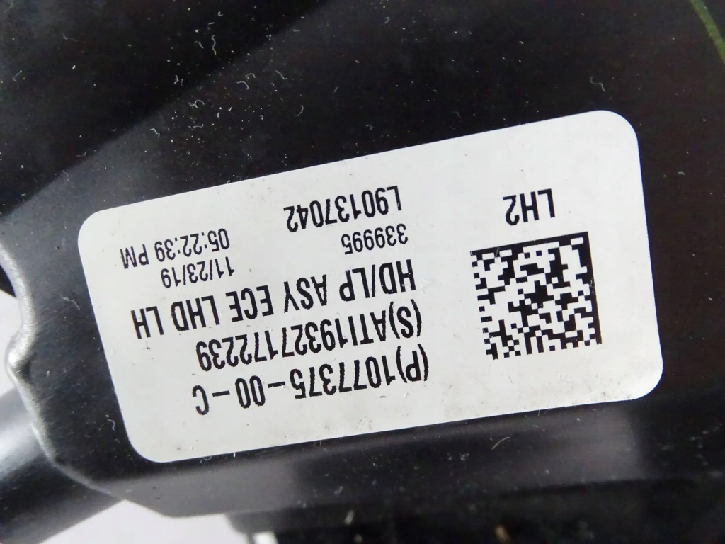 Фара перед передня ліва tesla 3 full led Зі Шроту