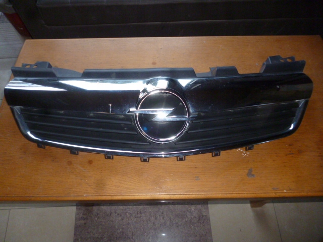 фото №1, Решётка радиатора решётка радиатора opel zafira b 13157590