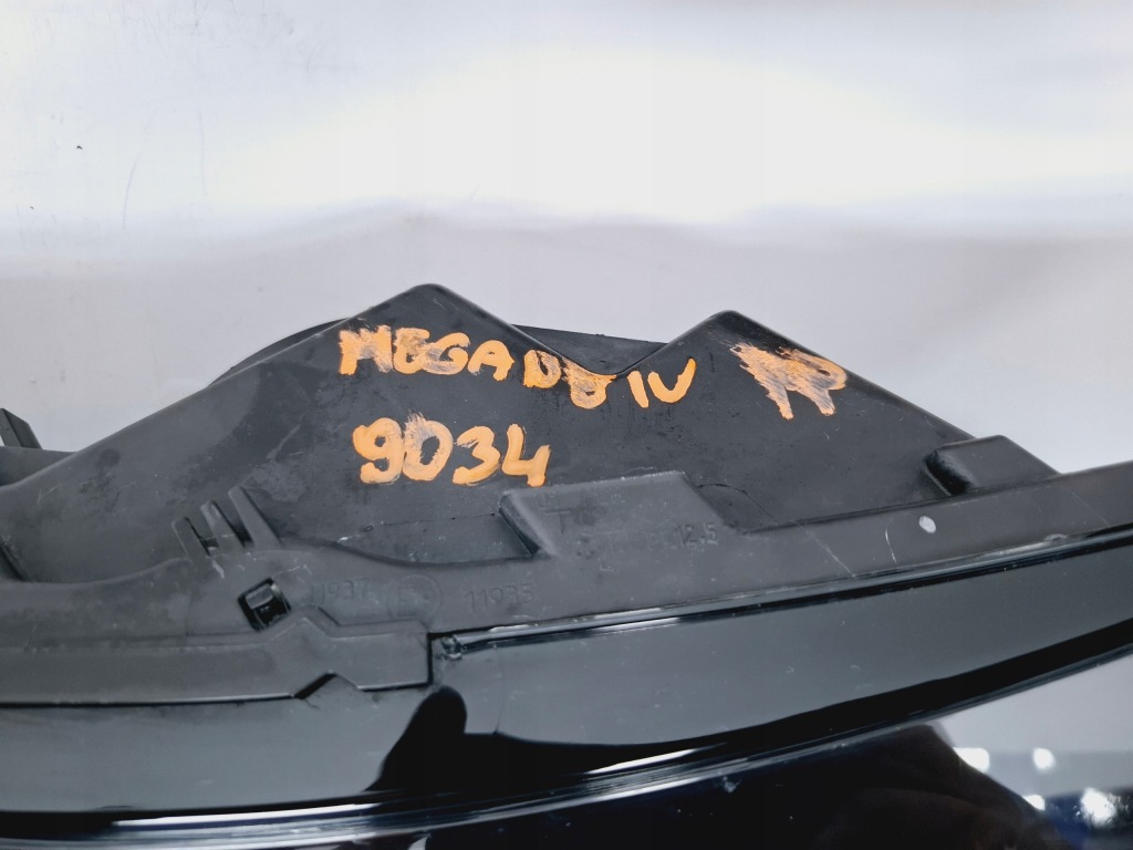 Фара правый перед правый  передняя led renault megane iv 4 #9034 с Разборки