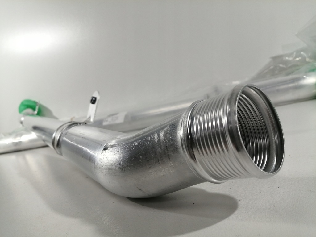 фото №8, Труба охлаждение воздуха audi q8 4m0145941e