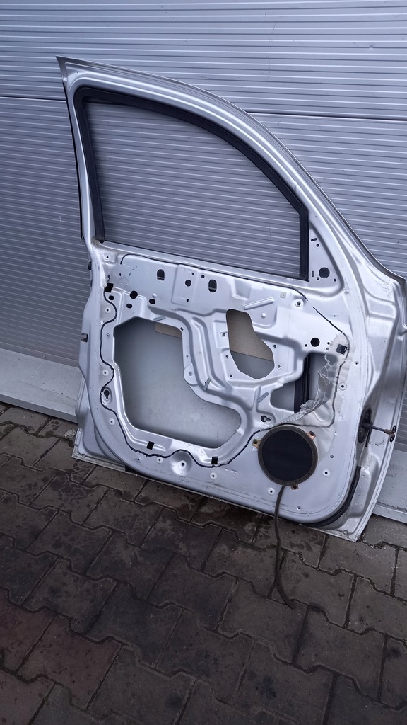 фото №4, Дверь левая перед chrysler cruser 01r