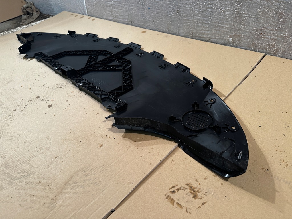 Tesla model 3 плита накладка под бампер перед с Разборки