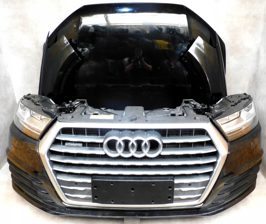 Купити Audi q7 4m s line перед бампер фари капот ремінь крила full led