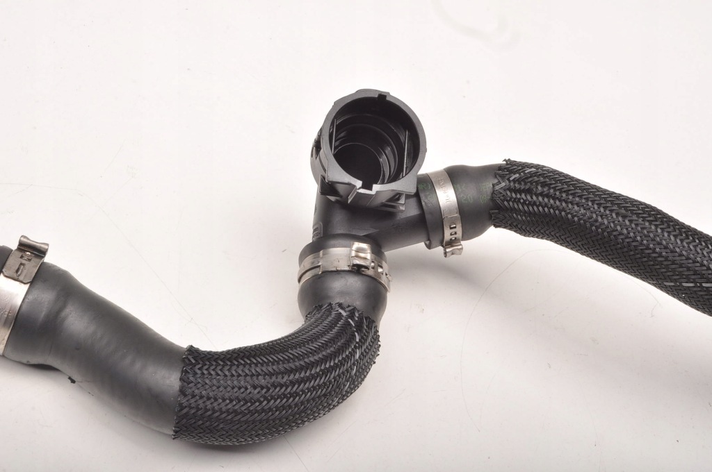 Bmw f39 f40 f44 f45 f46 2.0 труба шланг воды 8658488 Оригинал