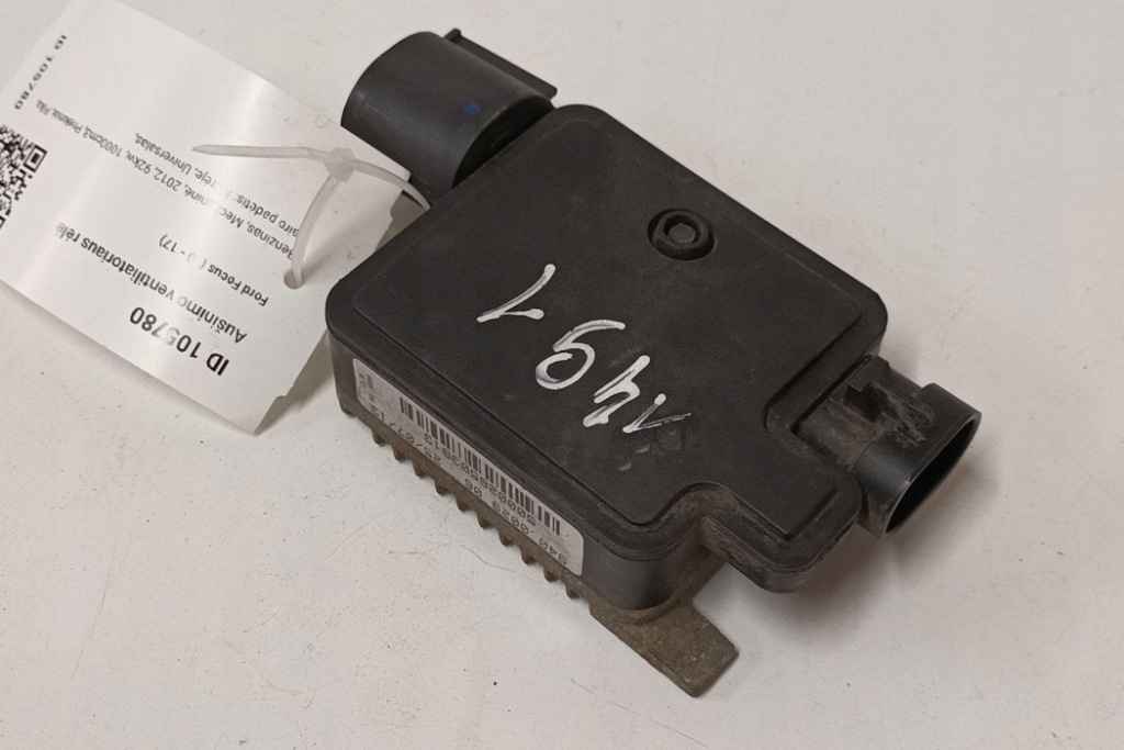 Реле вентилятора радіатора ford focus 3 turnier 940002906 1.0l Ціна