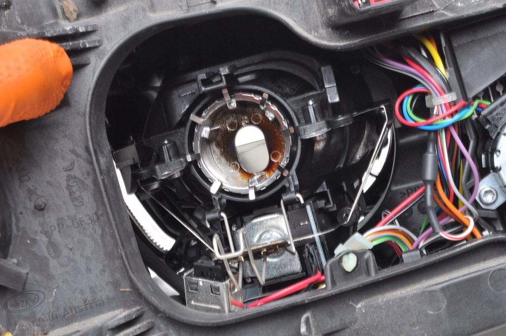 фото №7, Volvo v70 iii xc70 ii лампа левая передняя левый перед lift 31420011 uk