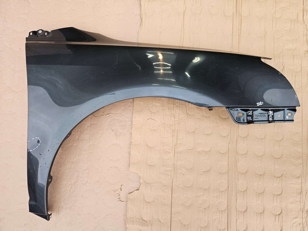 фото №1, Toyota avensis t25 06-08 крыло правый 6u9