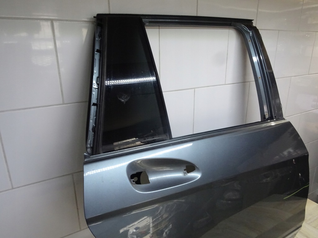 фото №9, Mercedes w204 c-klasa kombi дверь правое задние задняя