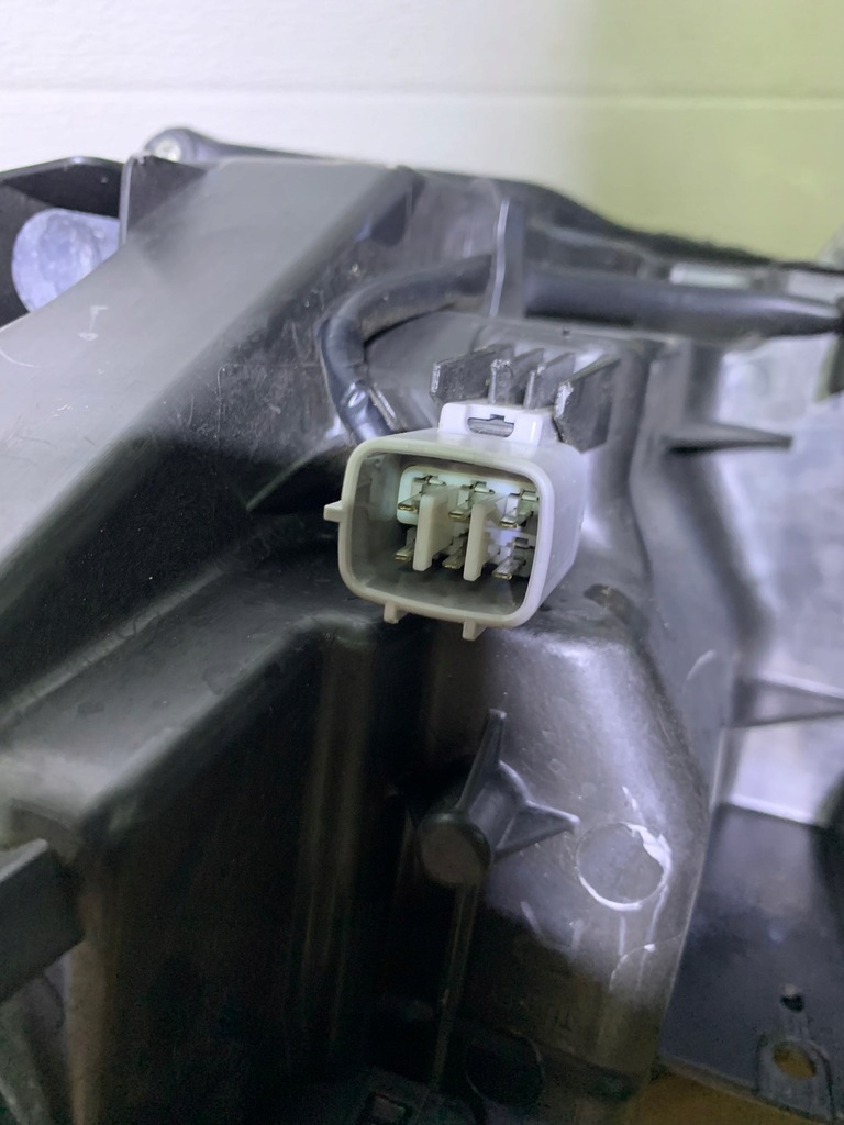 фото №6, Лампа правая led toyota chr ch-r 6 pin