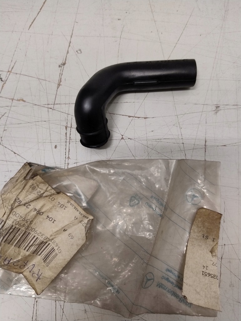 Купити Шланг вентиляція картера mercedes a1040942182 aso оригінал