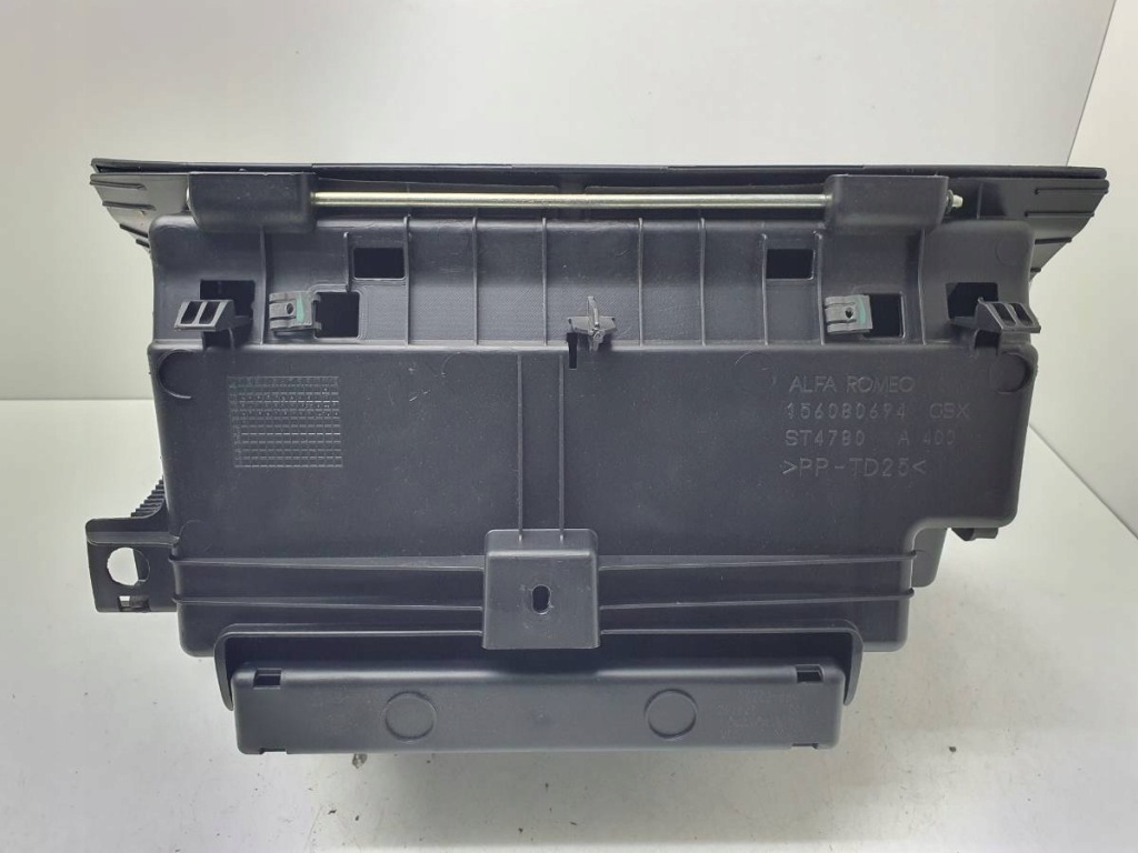 фото №4, Бардачок пассажира alfa romeo mito 2011 europa