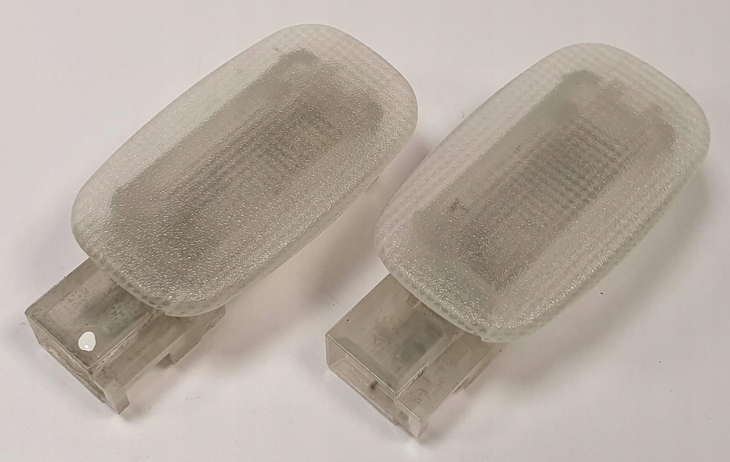 фото №2, Лампа освещение салона mercedes w209 2088200501