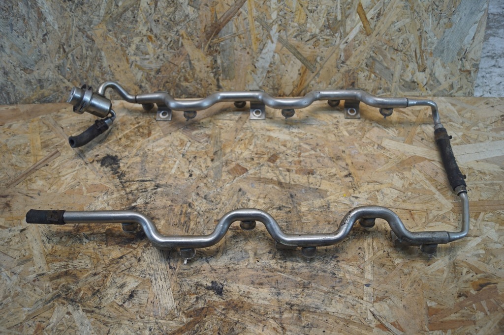 фото №7, Молдинг впрыскная vw phaeton 6.0 w12 07c133316h