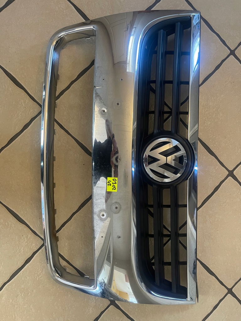 фото №1, Vw touareg i решётка радиатора решётка радиатора оригинал