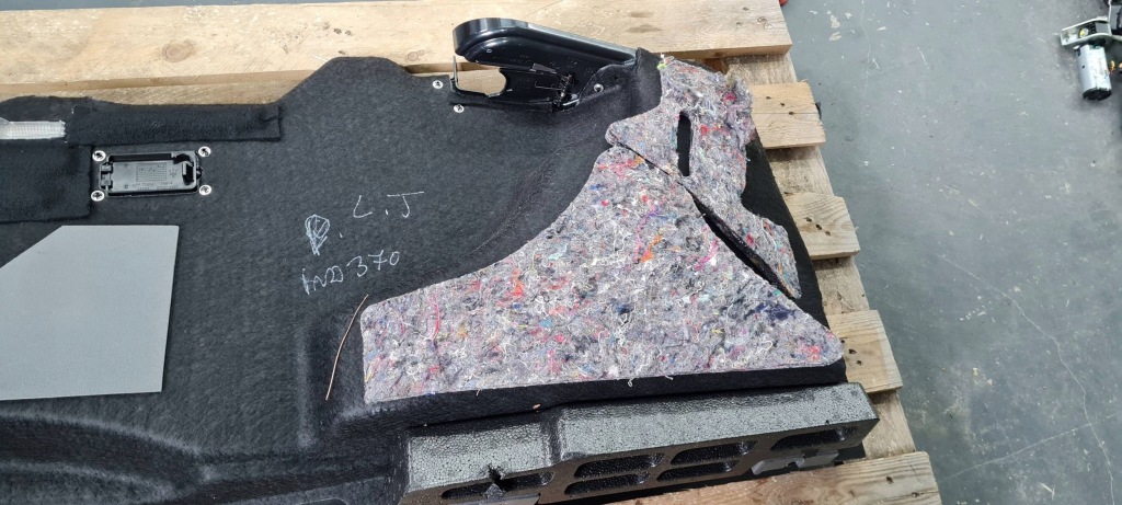 Maserati quattroporte vi обшивка багажника ліва лівий задній 6700248010 Зі Шроту