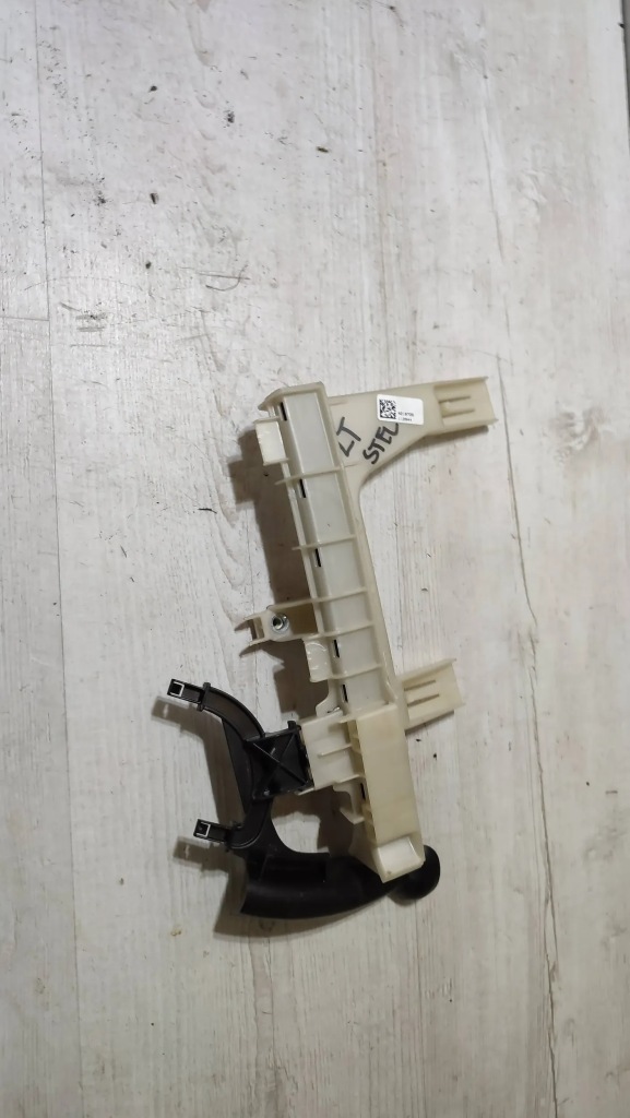 Купить Alfa romeo stelvio 2021 направляющая стекло левый задний