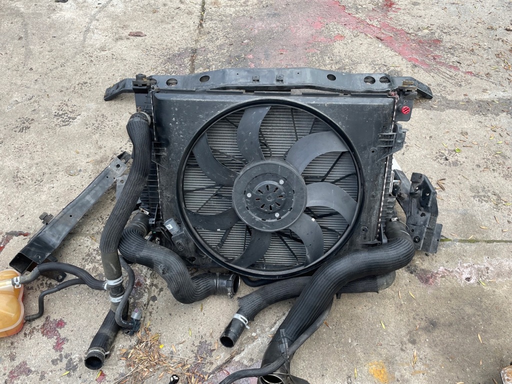 Jeep grand cherokee wk2 3.0 crdi усилитель передние ремень перед комплектный Киев