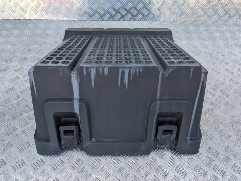 Купити Кришка підніжка на акумулятори scania ntg