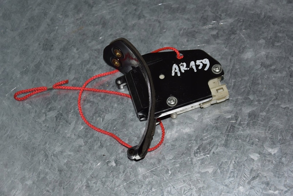 фото №1, Alfa romeo 159 50501201 привод крышка топлива