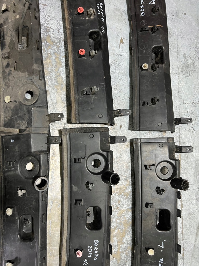 Жабо верхній пластиковий ducato boxer jumper iii 06-14 комплект європа Доставка