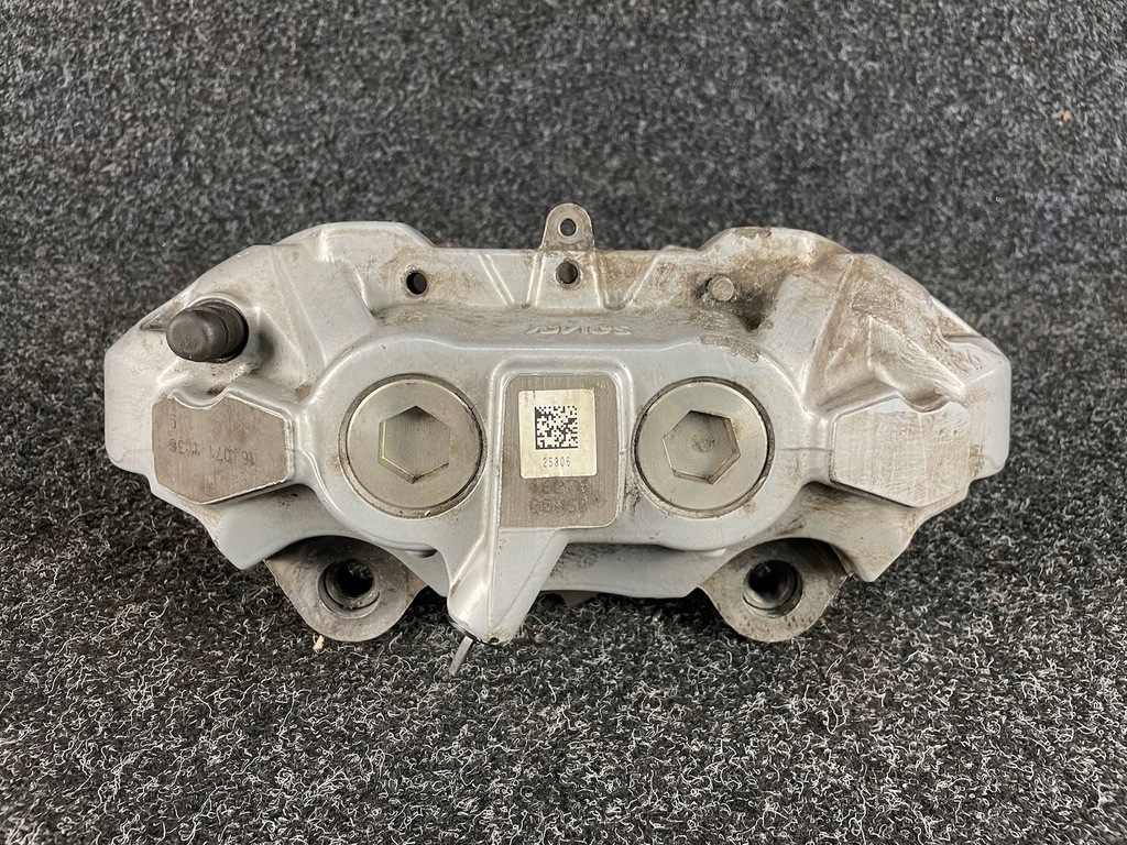 фото №5, Mercedes c43 w205 3.0 amg суппорт перед правый