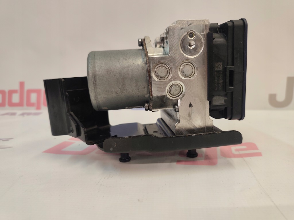 Dodge durango 21-26 насос abs модуль 68632412aa в Україні