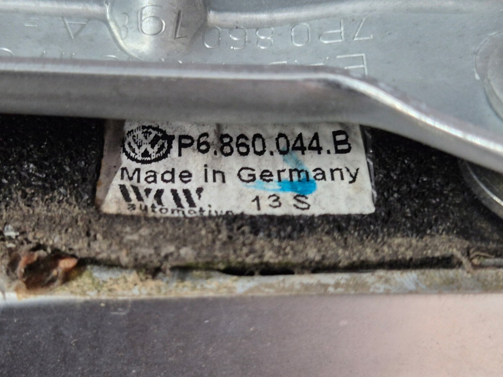 Vw touareg 2 7p рейлинг рейлинги кровельные левое  правый  7p6860043b 7p6860044b Доставка