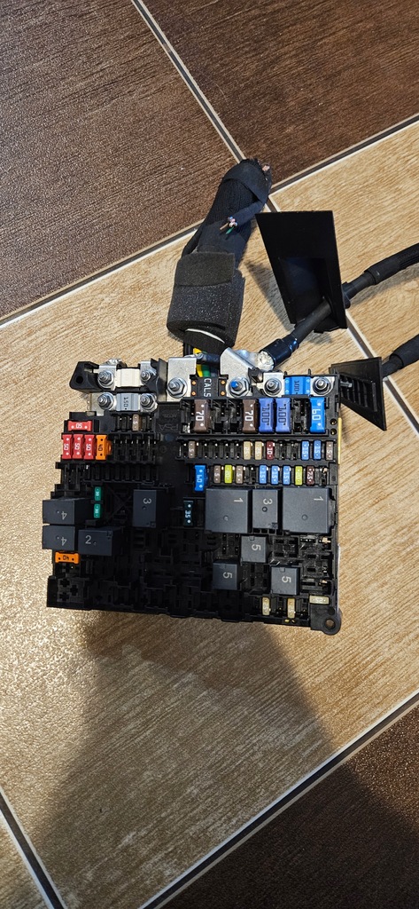 фото №1, Коробка запобіжників peugeot 308 t10 9844706580