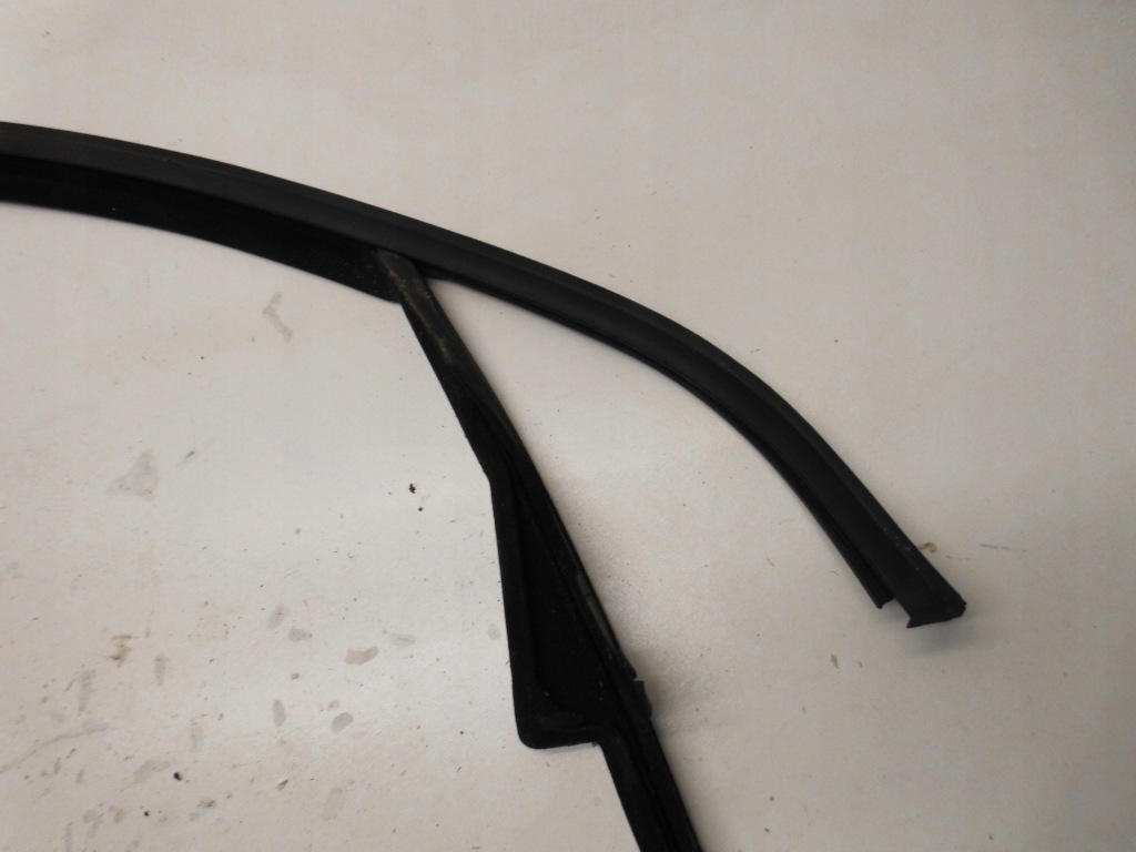 фото №4, Прокладка стекло дверь vw golf v хэтчбек 5 дверь правая перед оригинал