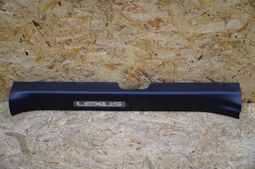 Накладка порога  передок  левая 67914-52380 правая 67913-52280 lexus lbx 24r новая Киев