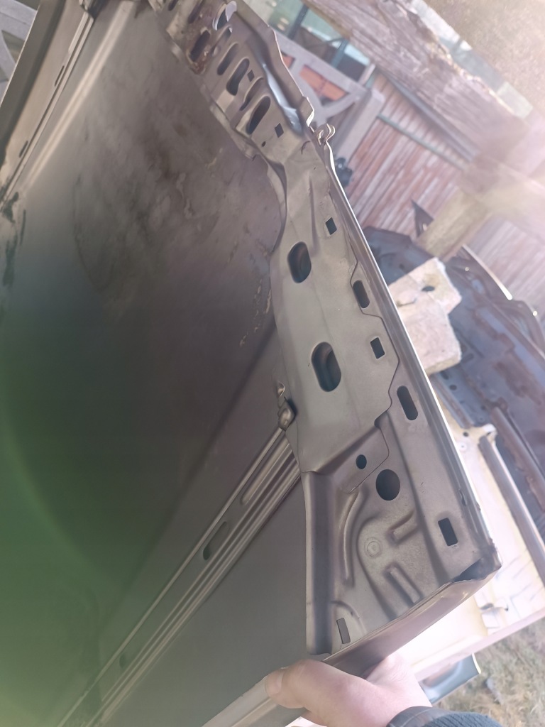 Mercedes w124 капот Недорого