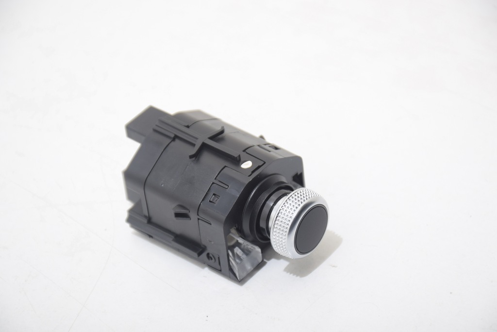 фото №1, Audi q3 ii 83a f3 sportback регулятор потенциометр радио аудио 22r - 18km