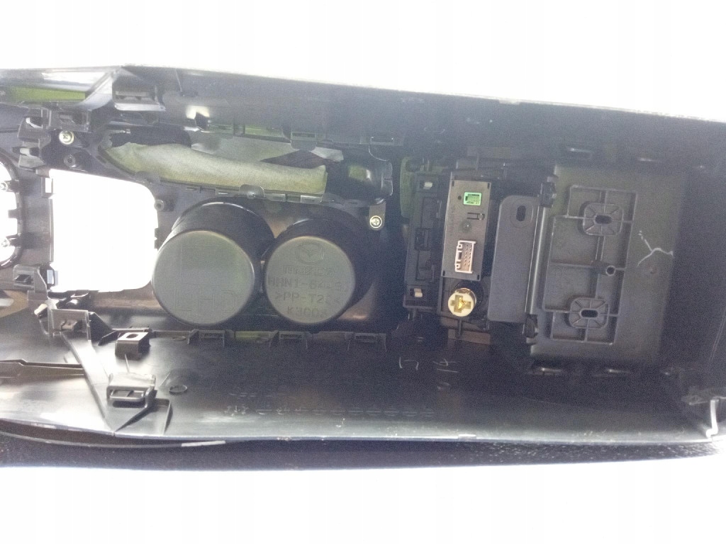 Купити Mazda 3 iii bm 13- тунель середній підлокітник