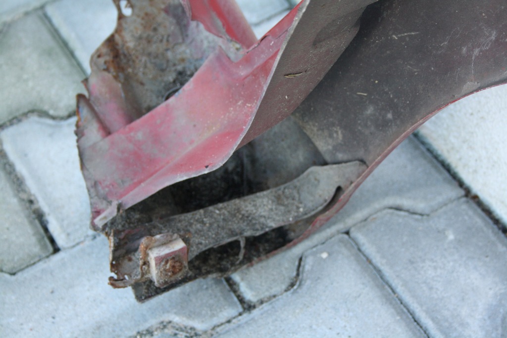 фото №13, Крила лівий перед alfa romeo gt червоний 130b/b