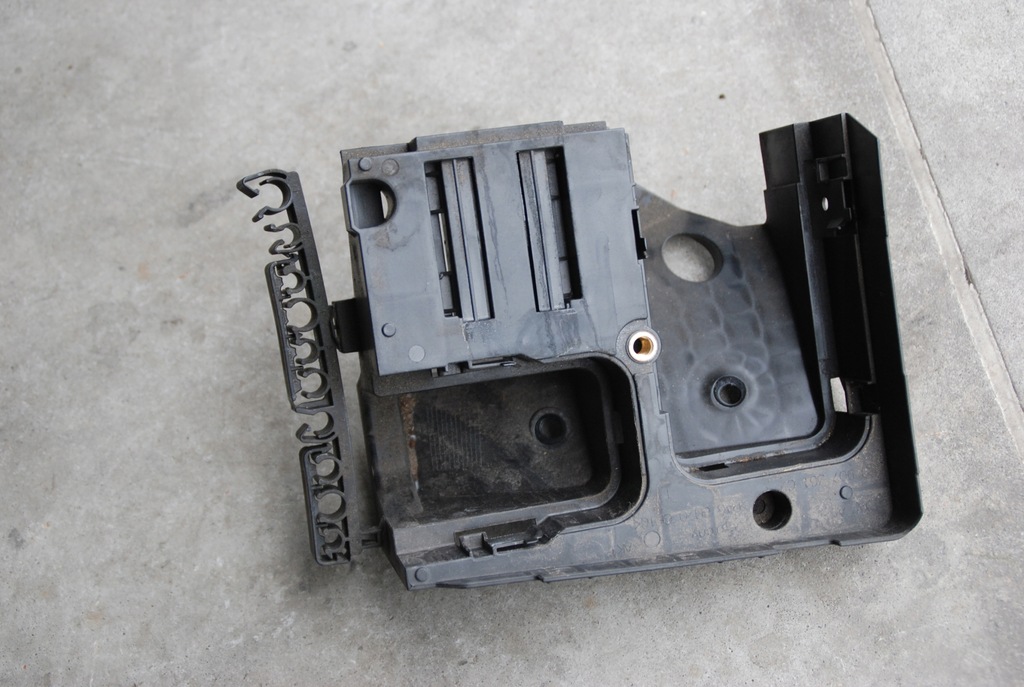 фото №1, Основание коробка предохранителей vw touran