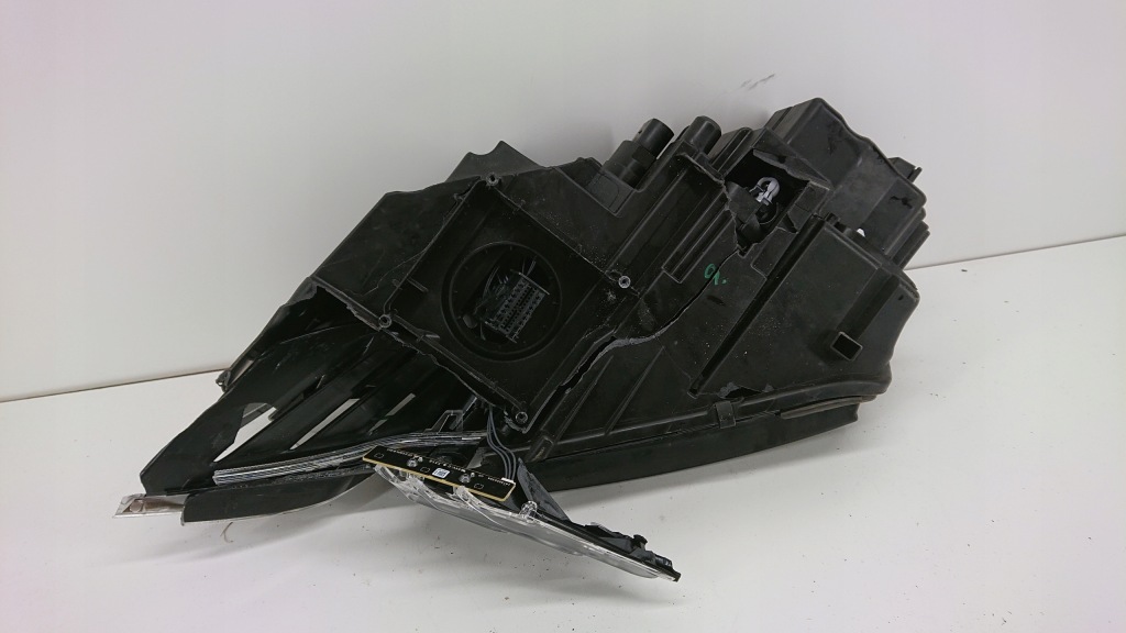 Skoda octavia 3 рестайлинг  led фара правый  передняя Цена