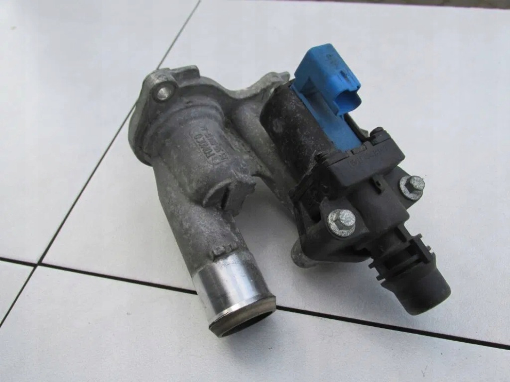 Купити Патрубок клапан води термостат focus mk3 1,6 ecoboost 2012 rok