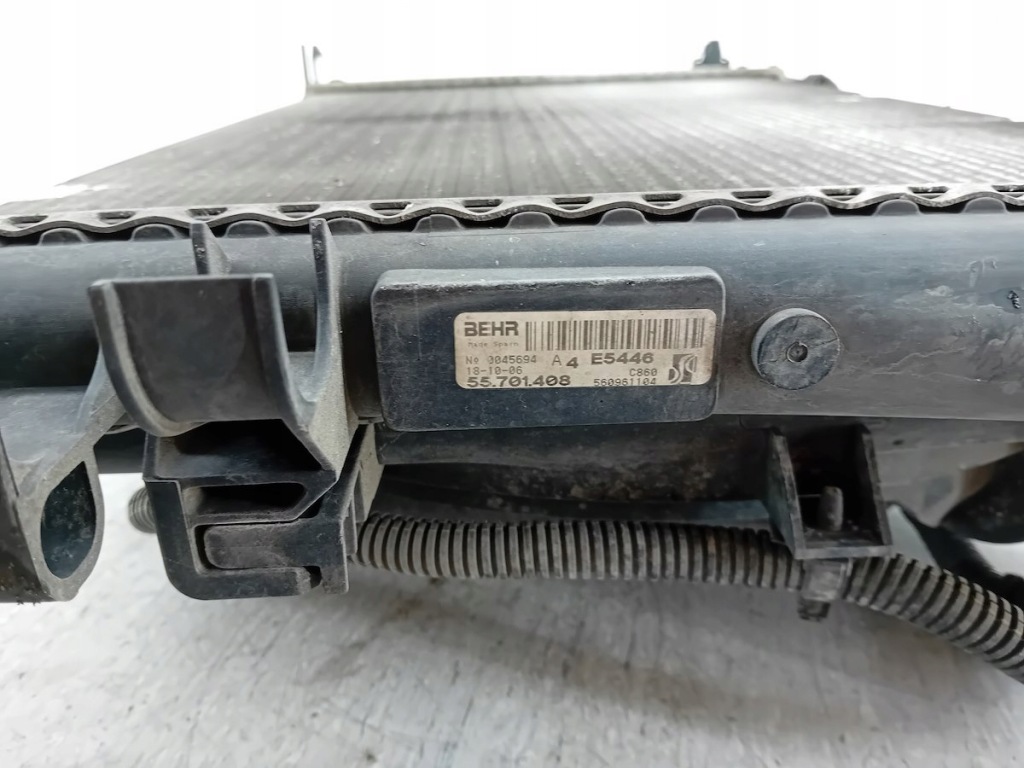 Радіатор води з вентилятор opel corsa d 55701002 55701408 55701410 1.2 Зі Шроту