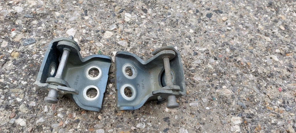 фото №1, Петли дверь правый перед partner iii ezwd 08-2017