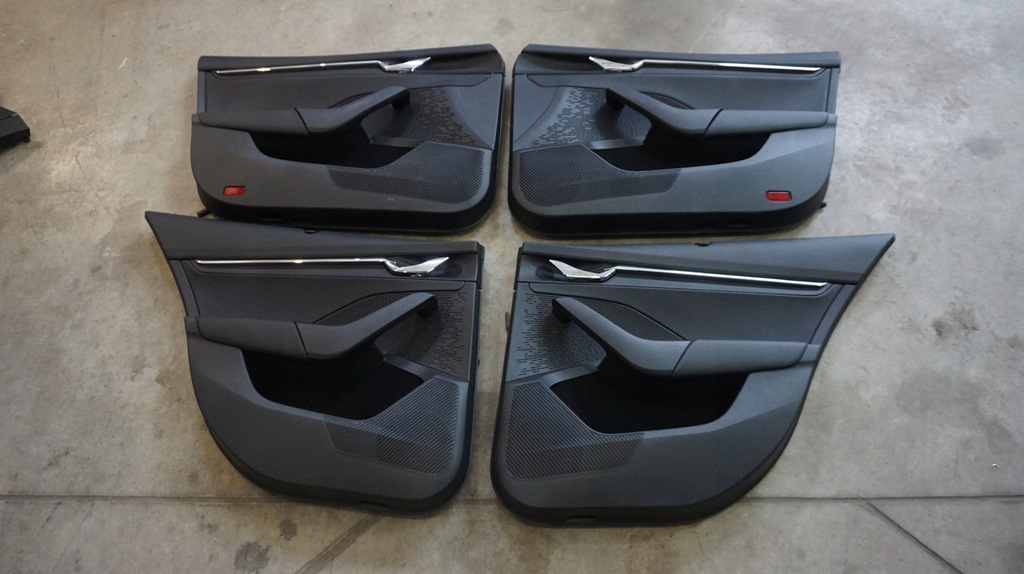 фото №1, Skoda octavia iv обивка дверь пассажира кожа led 5e7